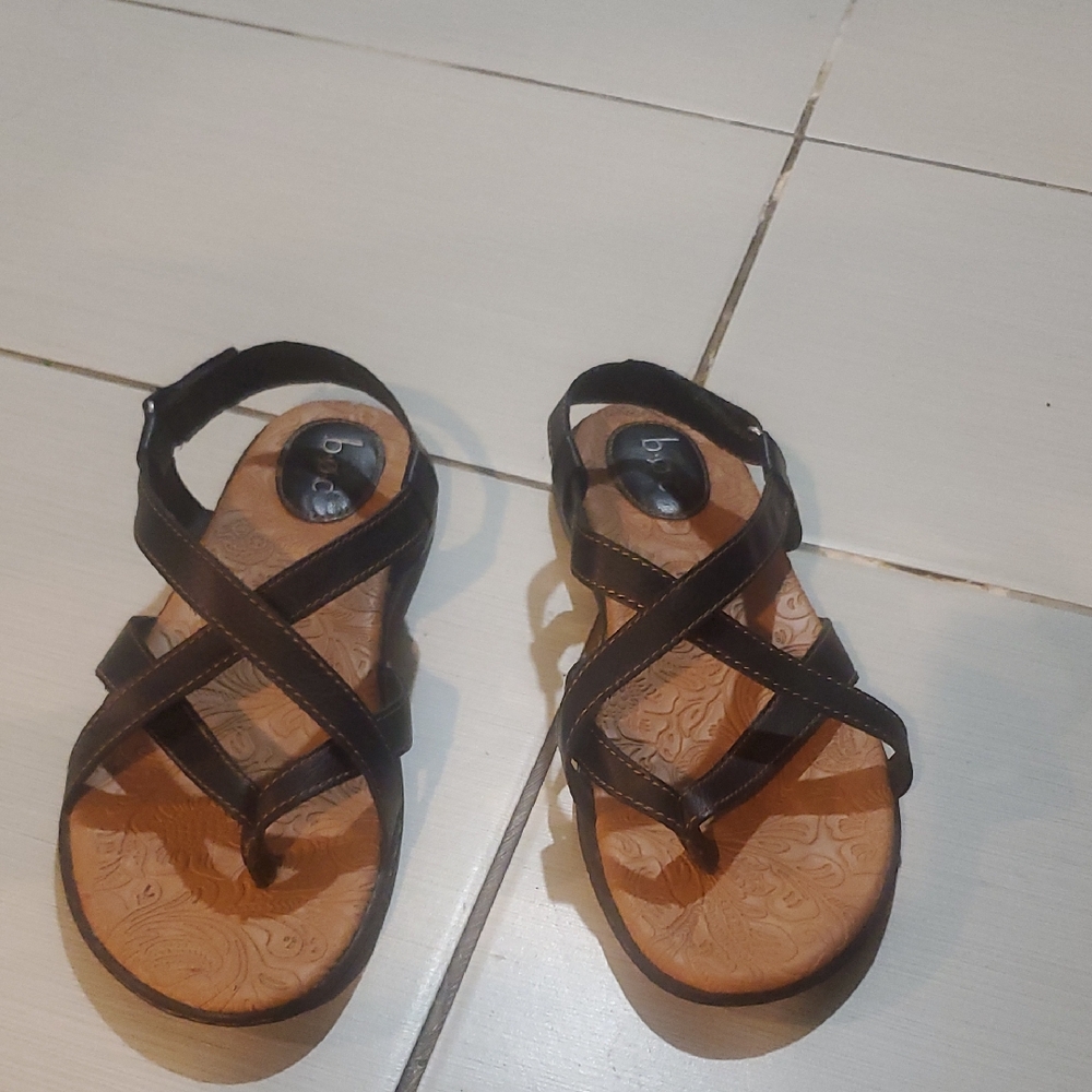 Brown Strappy Sandals, B.O.C. Shoes, Size 8 Woman.